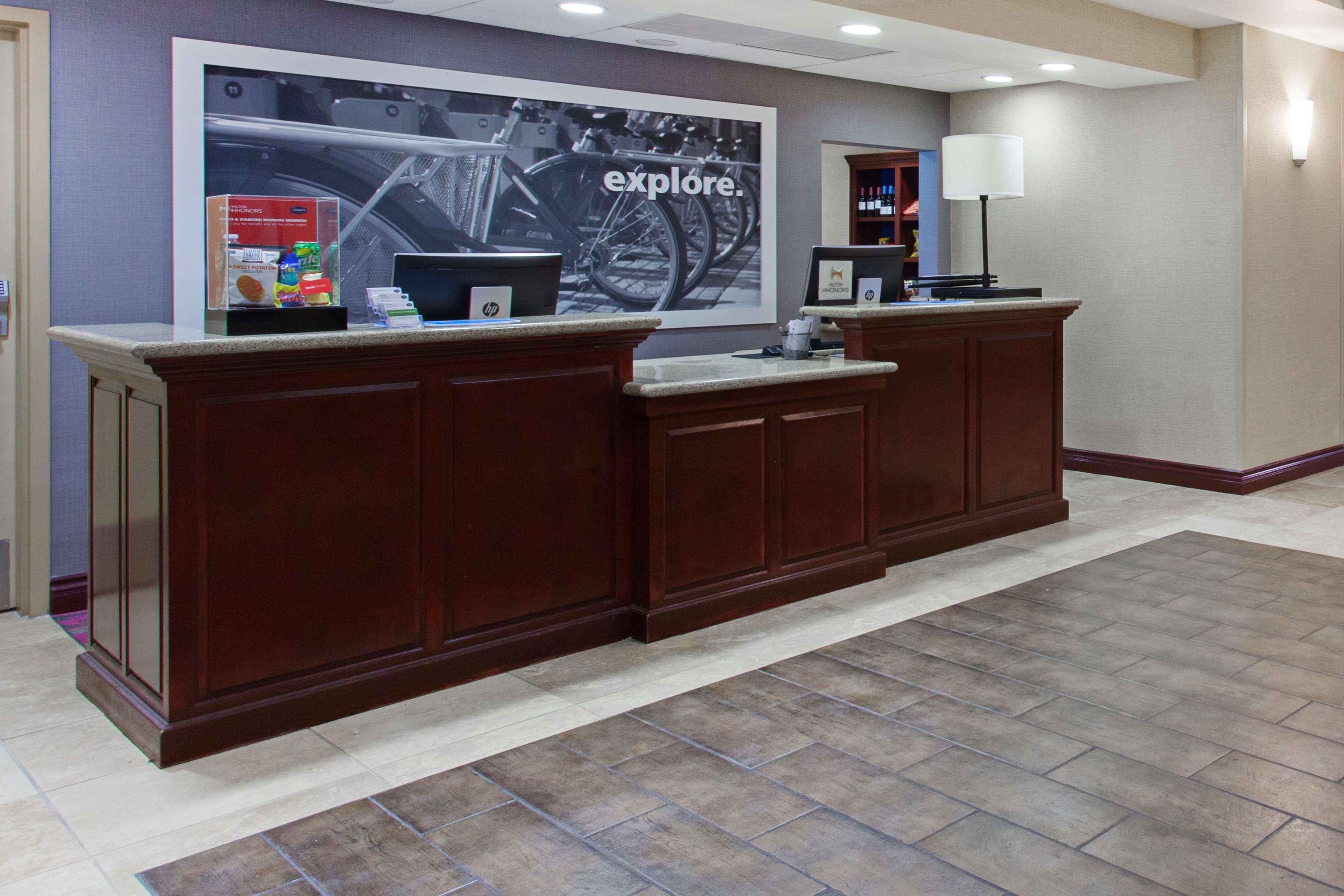 Hampton Inn & Suites Oakland Airport-אלאמדה מראה חיצוני תמונה